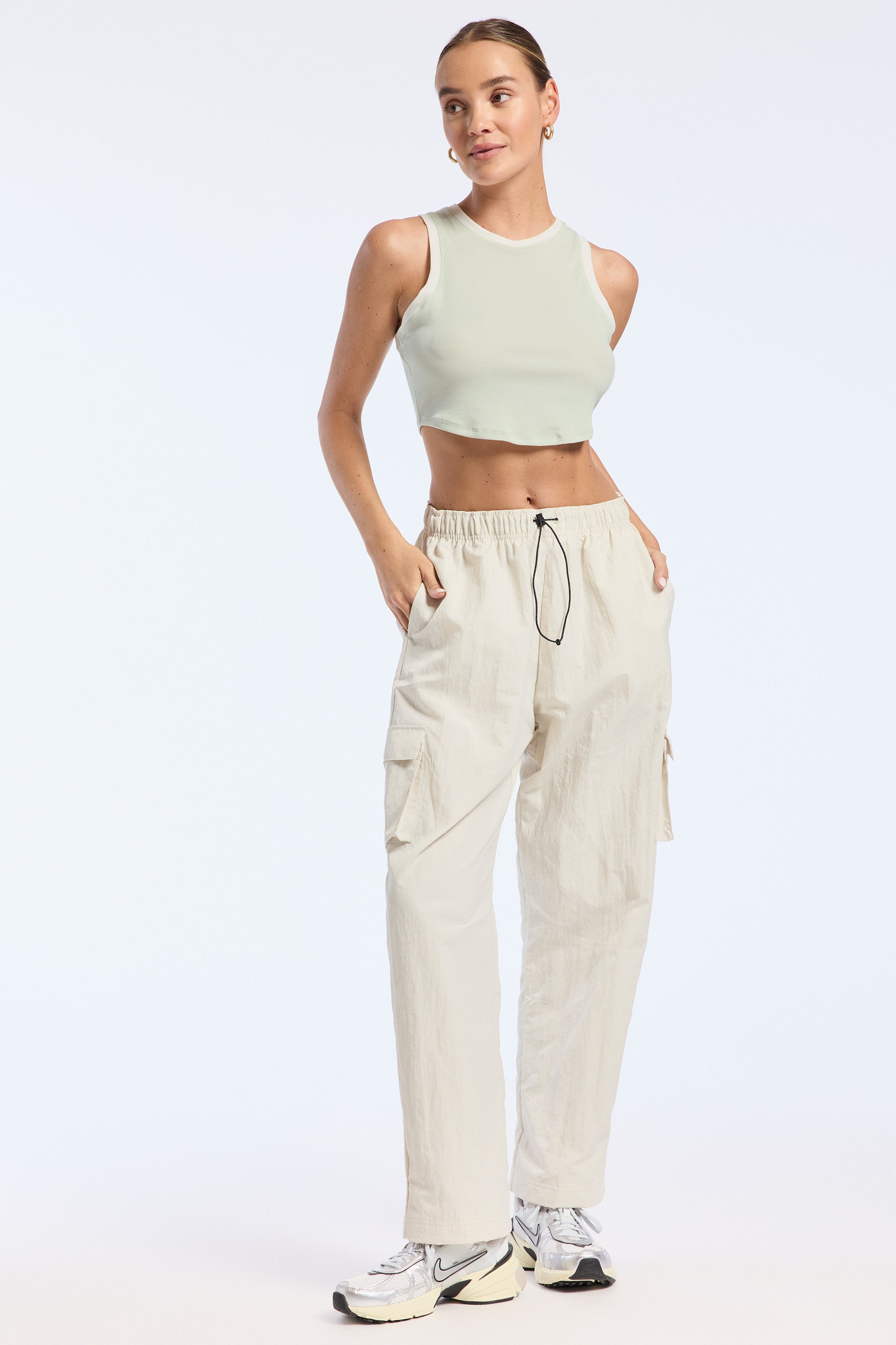 Nike Sportswear Essential Women's High Rise Woven Cargo Pants Branco  DO7209-104